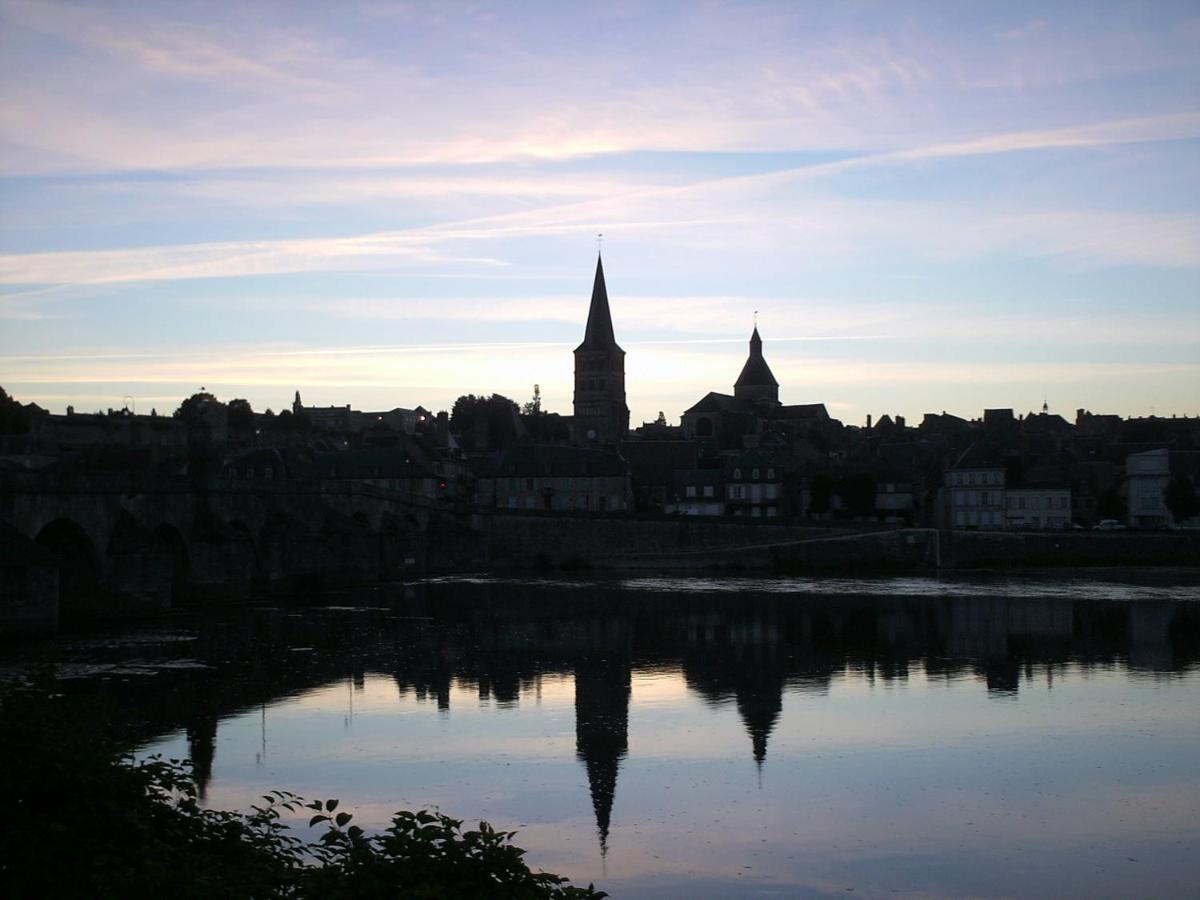 Maison De La Loire La Charité-sur-Loire Dış mekan fotoğraf