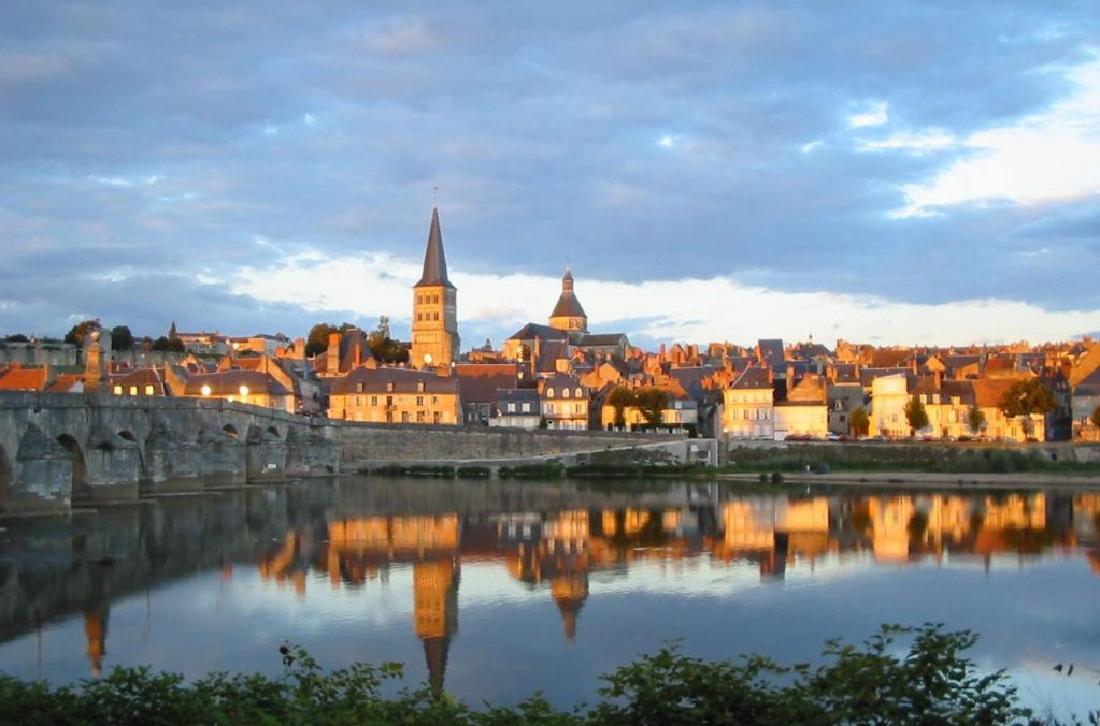 Maison De La Loire La Charité-sur-Loire Dış mekan fotoğraf